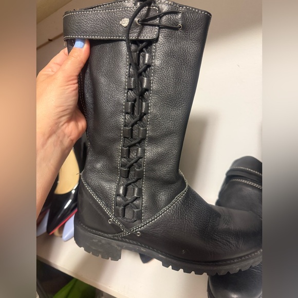 Stylish Black Leather Women's Boots - Picture 4 of 5